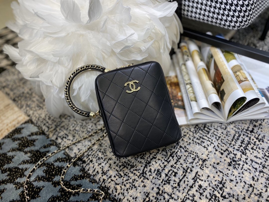 Ch**el vertical camera bag black as1753 17.5 x 14 x 7 cm
