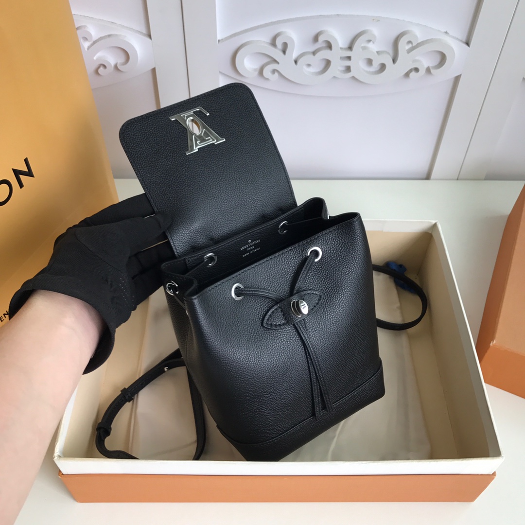 l0vis Vvtt0n mini lockme backpack calfskin leather black m54573 16 x 19.4 x 10 cm