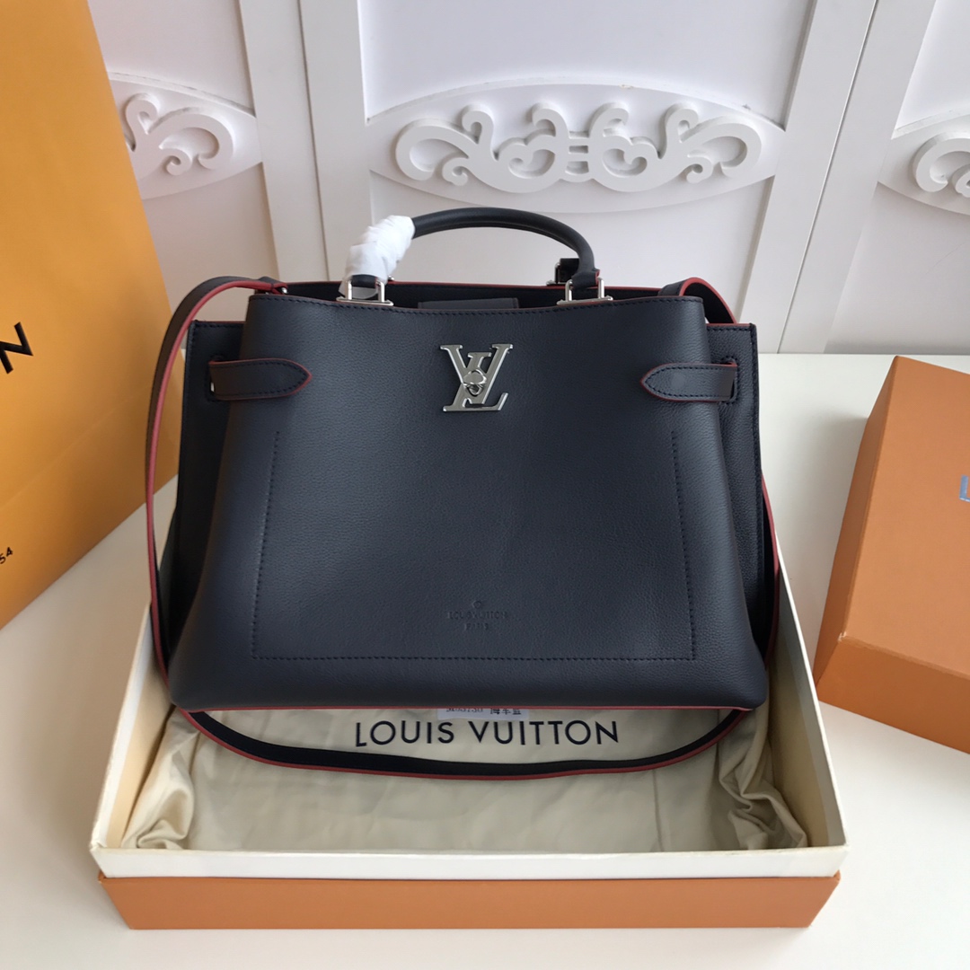 l0vis Vvtt0n lockme day grained calfskin leather black and red m53730 31 x 24 x 16 cm