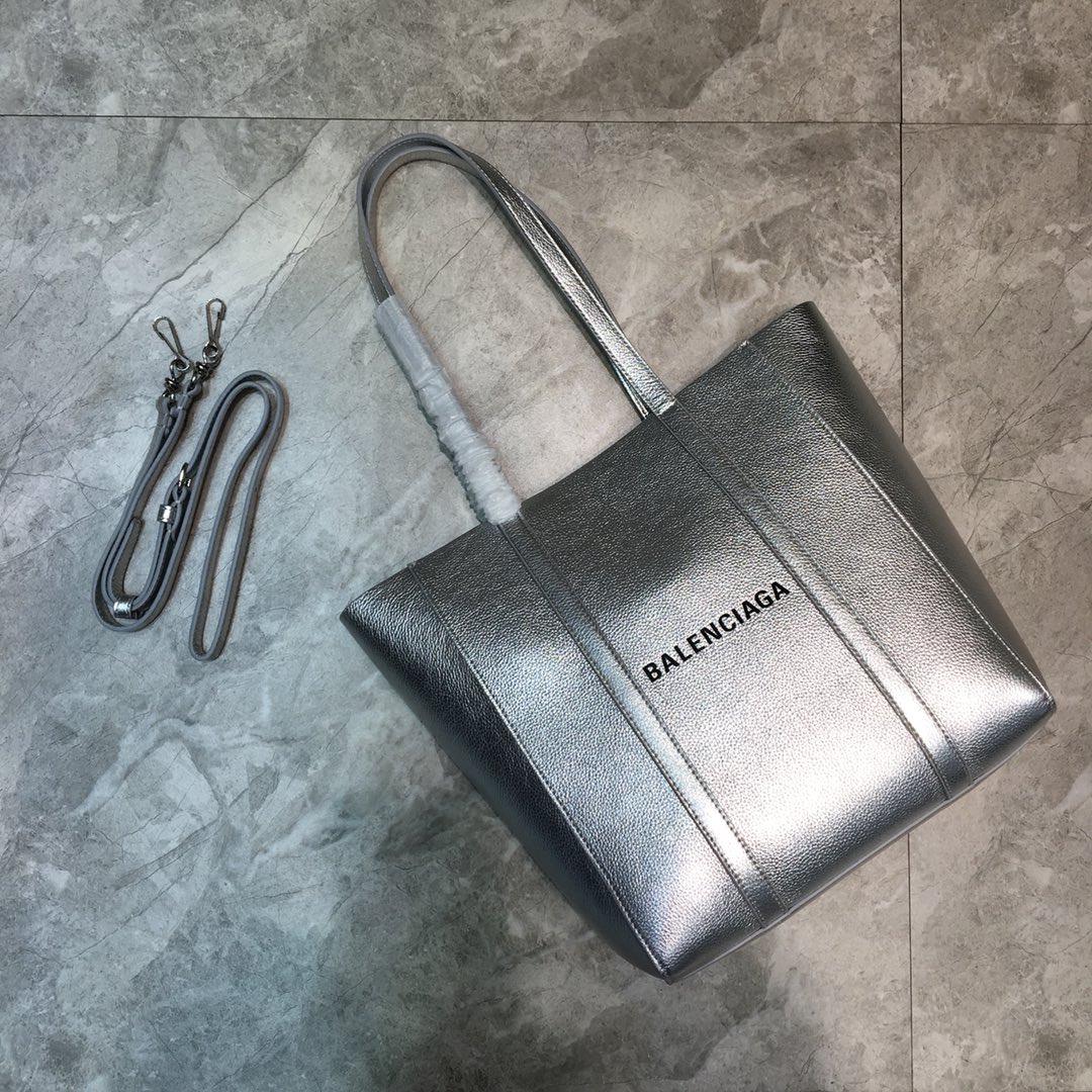 Ba1en*iaga women's everyday xs tote bag in silver 551810 24.5 x 12 x 28 cm