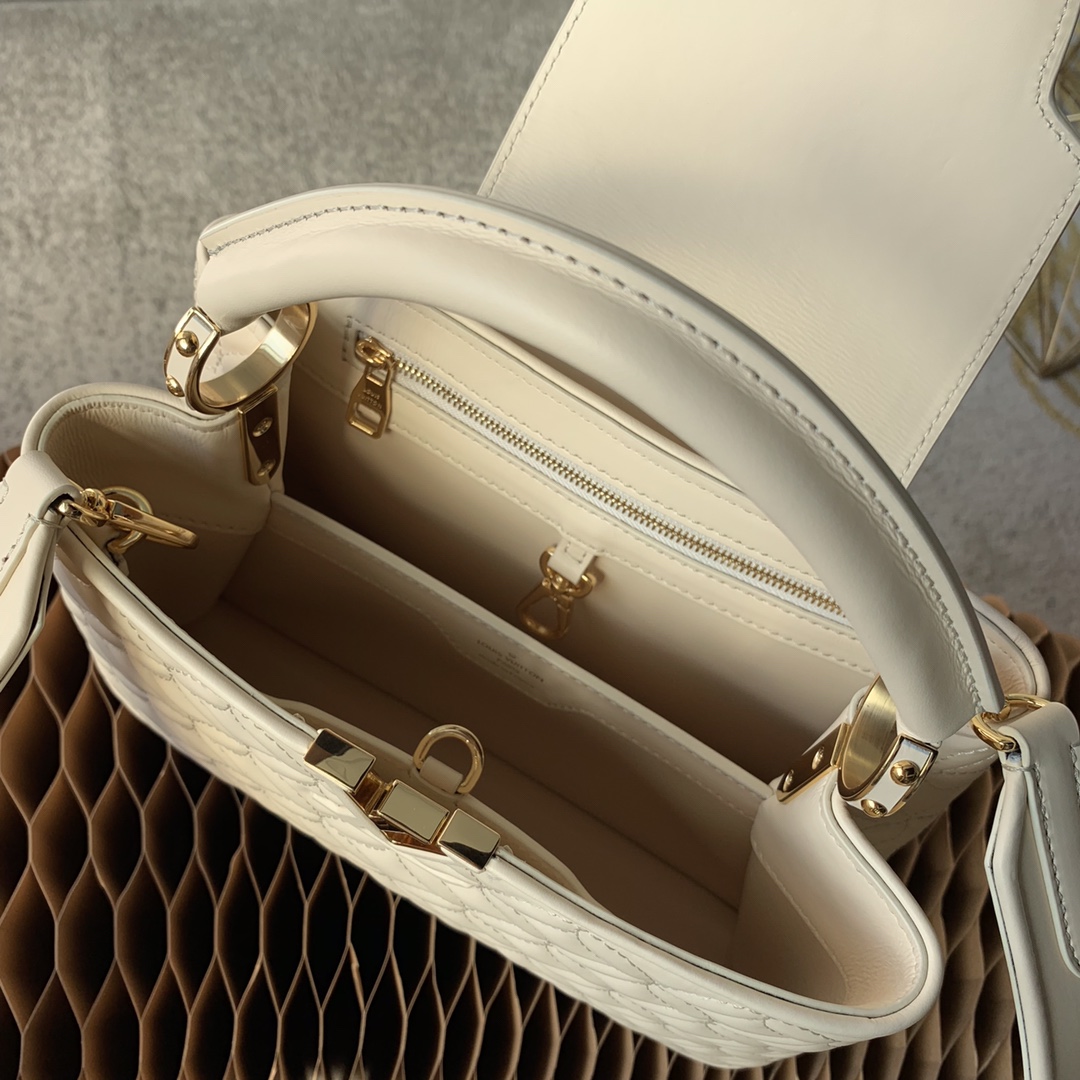 l0vis Vvtt0n capucines bb monogram flower creme m55366 27 x 18 x 9 cm