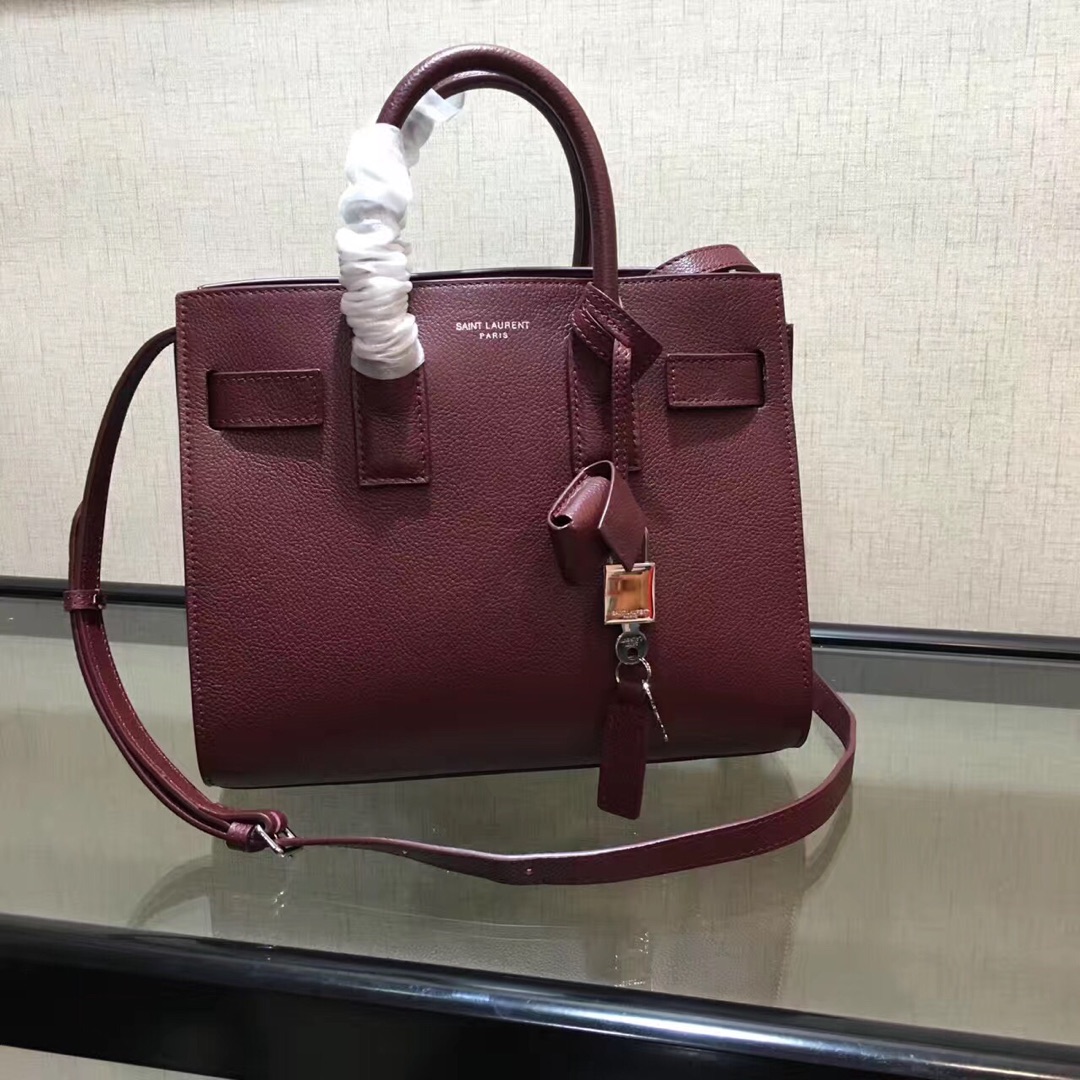Y51 baby classic sac de jour in grained leather burgundy 421863 26 x 21 x 13 cm