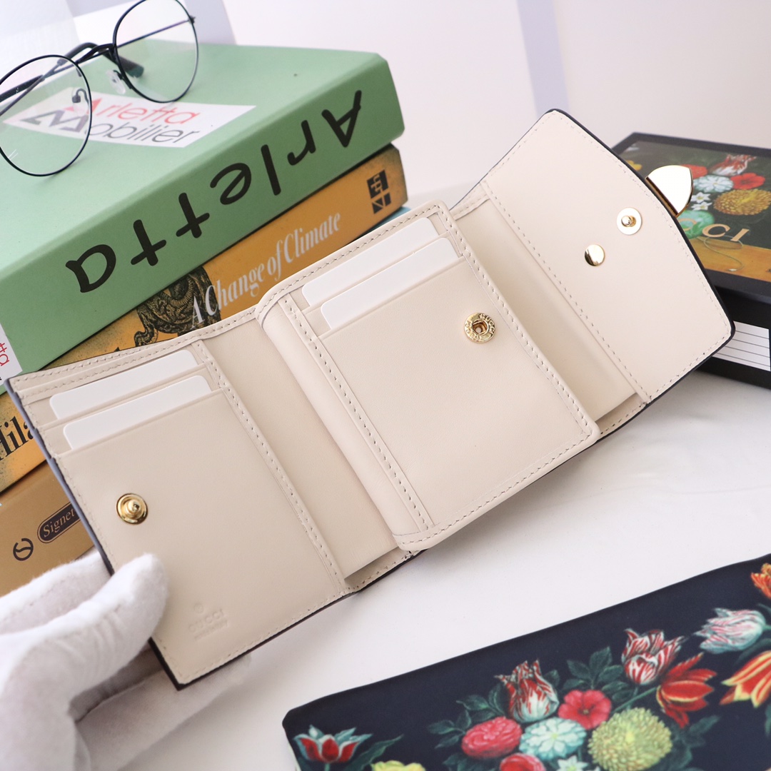 Gvc*1 sylvie tri-fold conpact wallet white 476081 11 x 9.5 x 3 cm