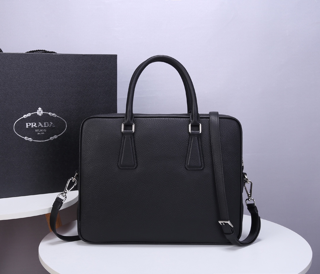 Pra*a classic briefcase grained cowhide leather black 2ve368 36 x 28 x 4 cm