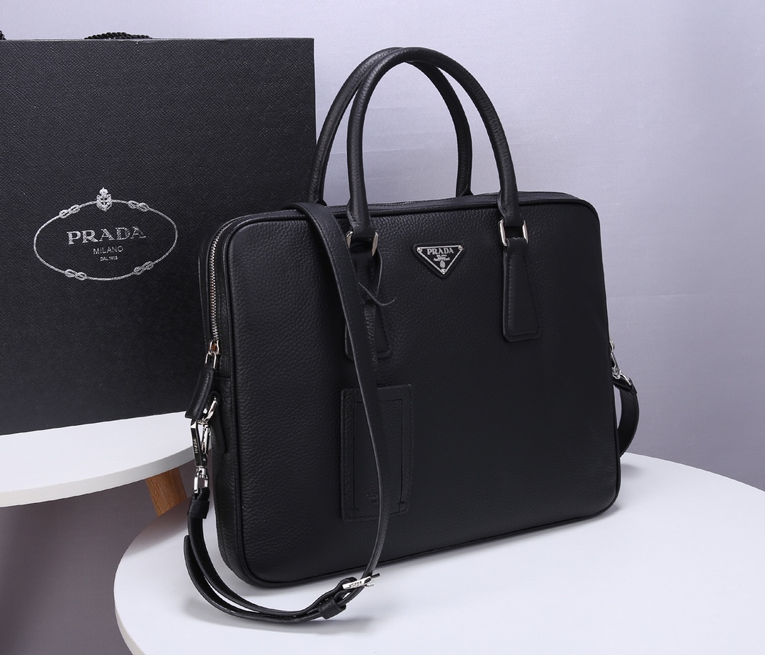 Pra*a classic briefcase grained cowhide leather black 2ve368 36 x 28 x 4 cm