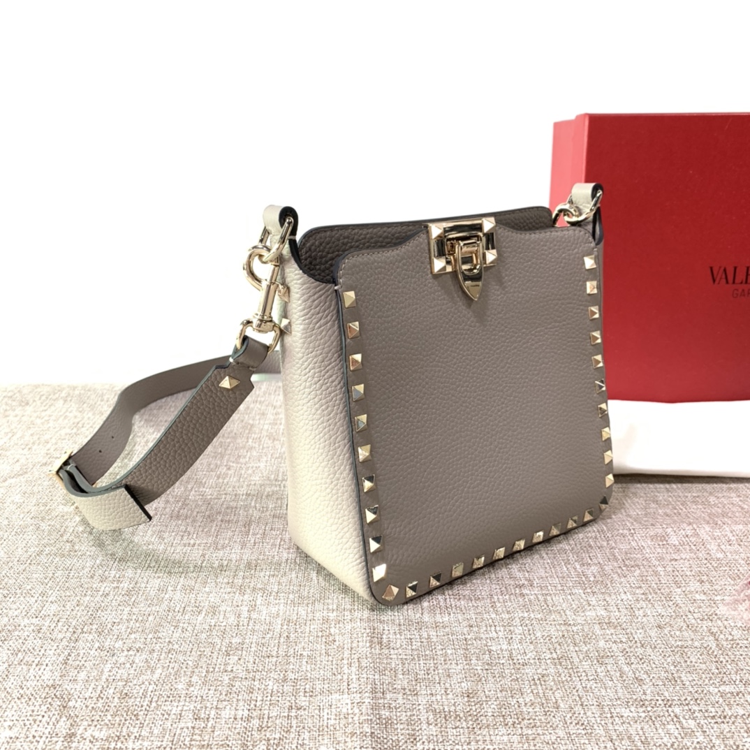 Va1e*ntin0 garavani small rockstud tote soft cowhide leather grey 50029 18.5 × 18.5 × 6.5 cm