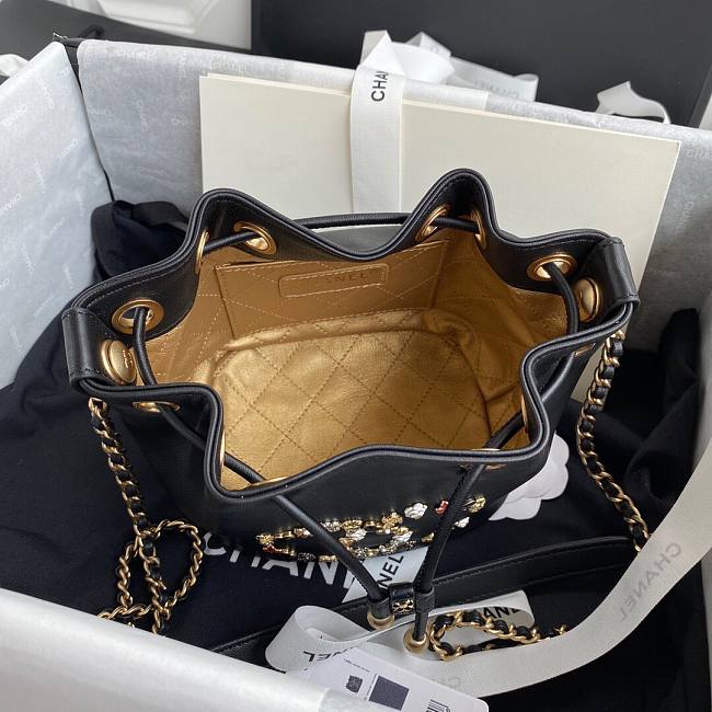 Ch**el logo charm cc lambskin bucket bag black as1883 16 x 17 x 13 cm