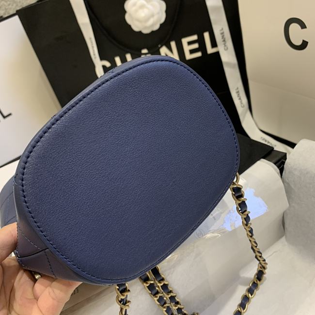 Ch**el chain handle bucket bag blue as1362 32 x 26 x 15 cm