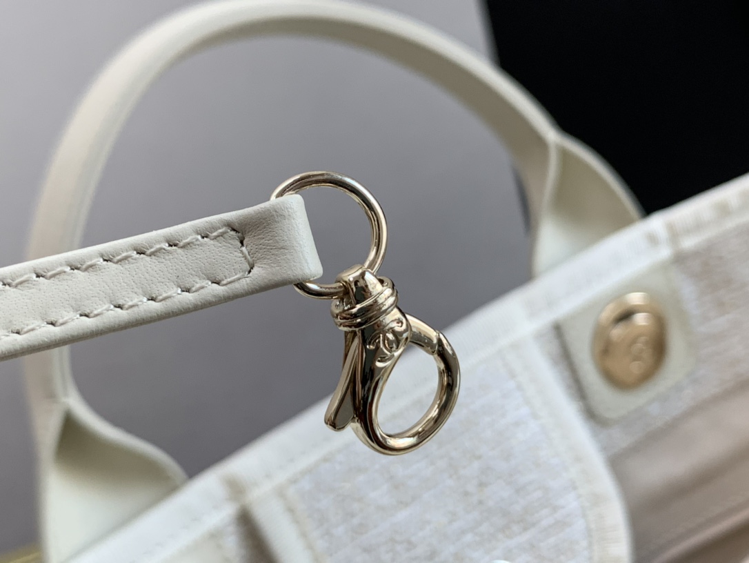 Ch**el deauville tote bag white 38 cm
