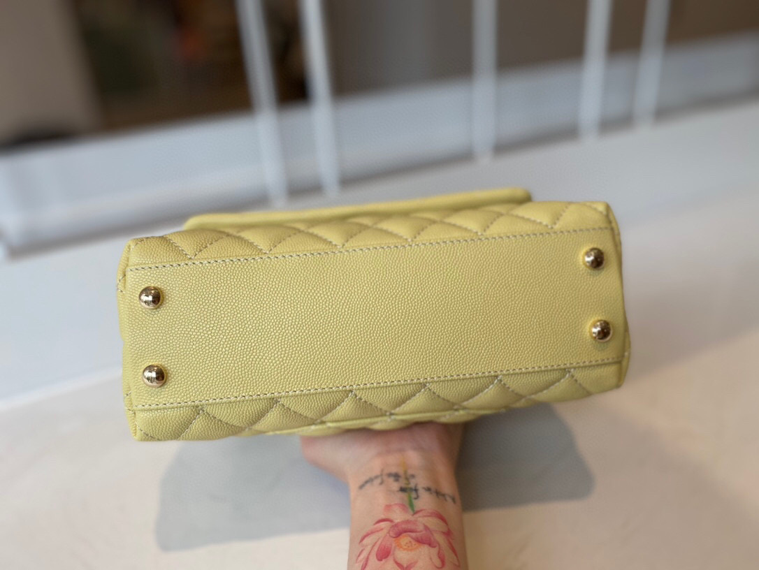 Ch**el mini coco handle bag grained leather yellow a92990 23 cm