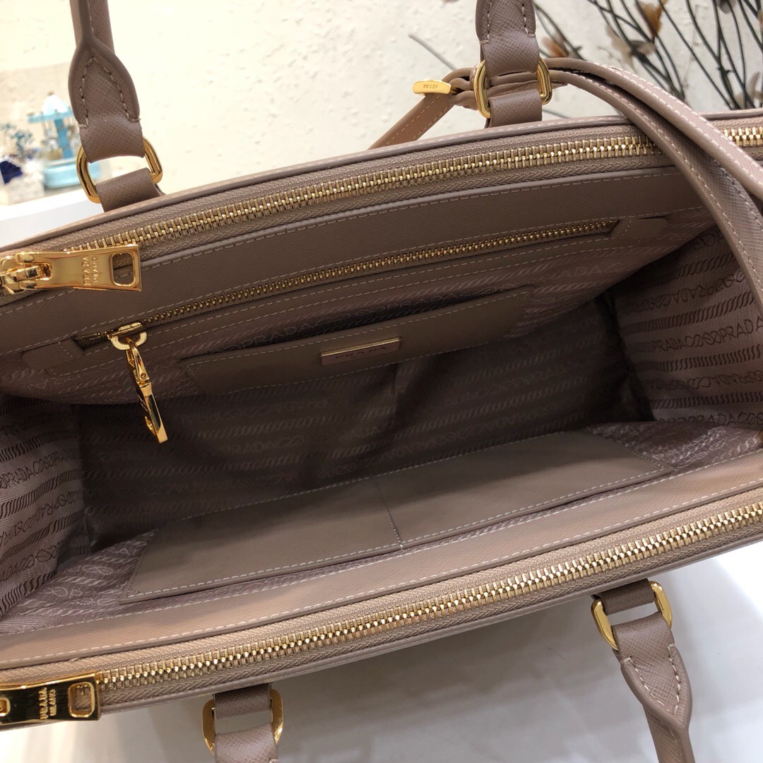 Pra*a large galleria saffiano leather bag beige 1ba274 32 × 24 × 14 cm