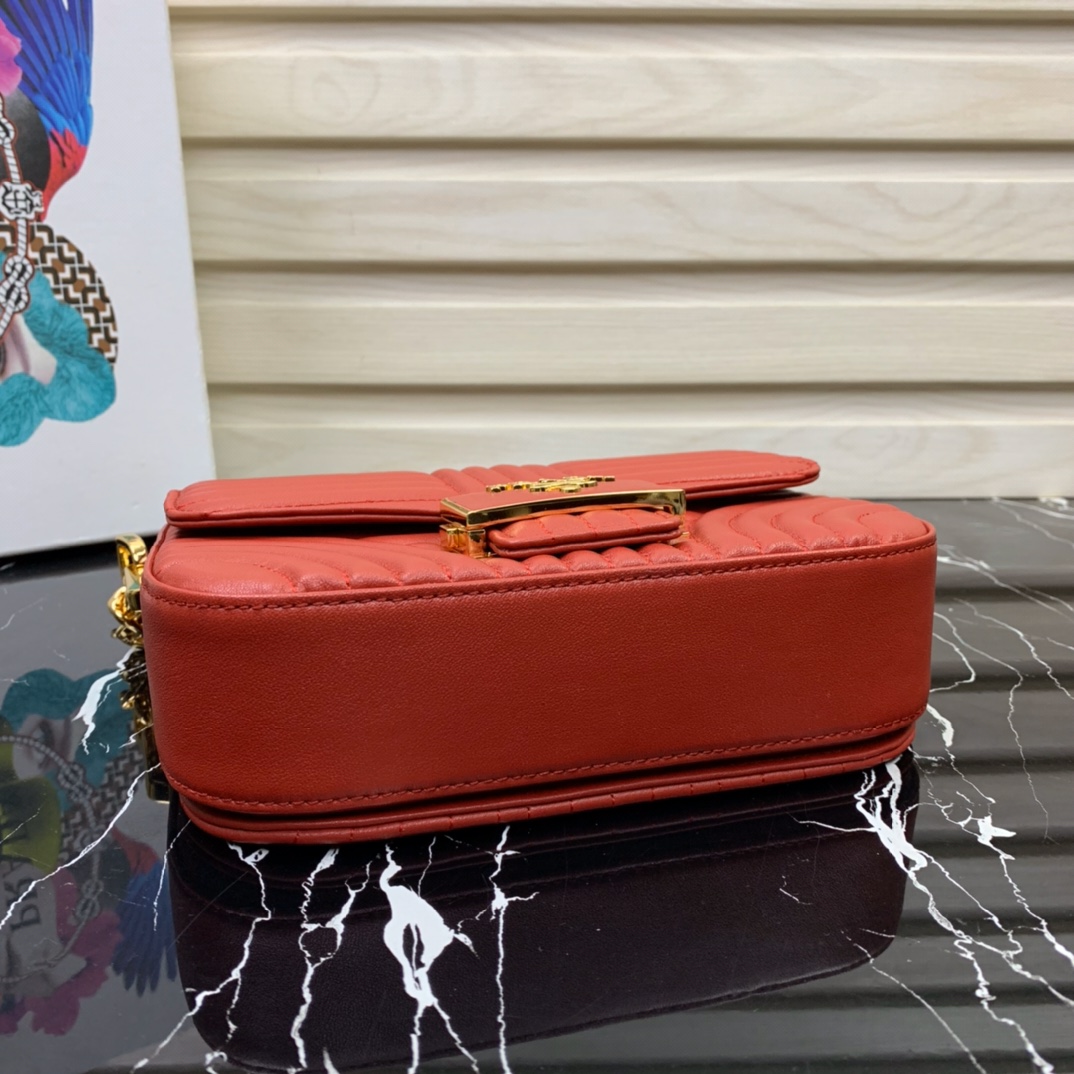 Pra*a diagramme shoulder bag red 1bd227 20.5 x 14 x 5 cm