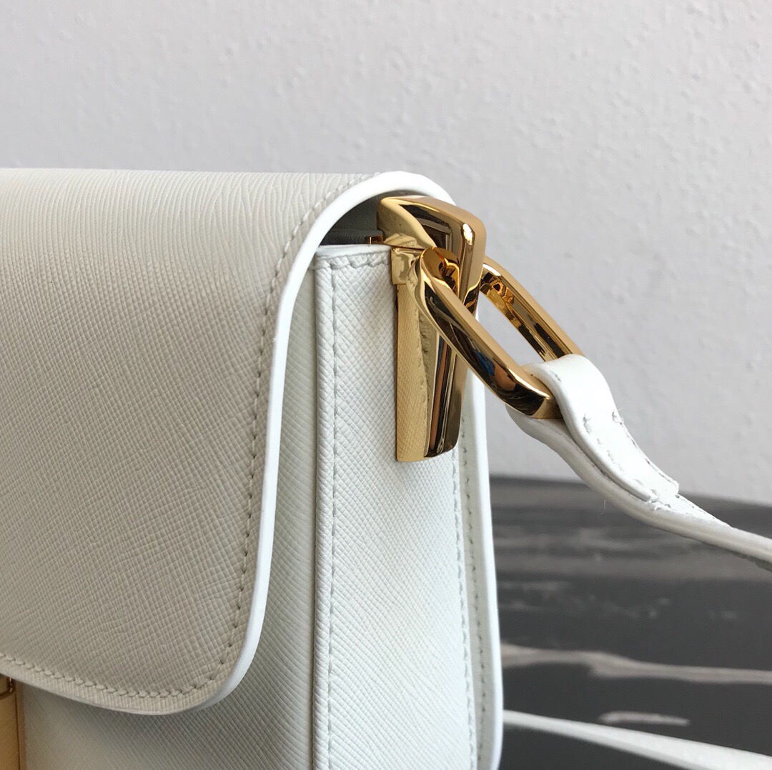 Pra*a saffiano leather emblème bag white 1bd217 20.5 x 14 x 5 cm