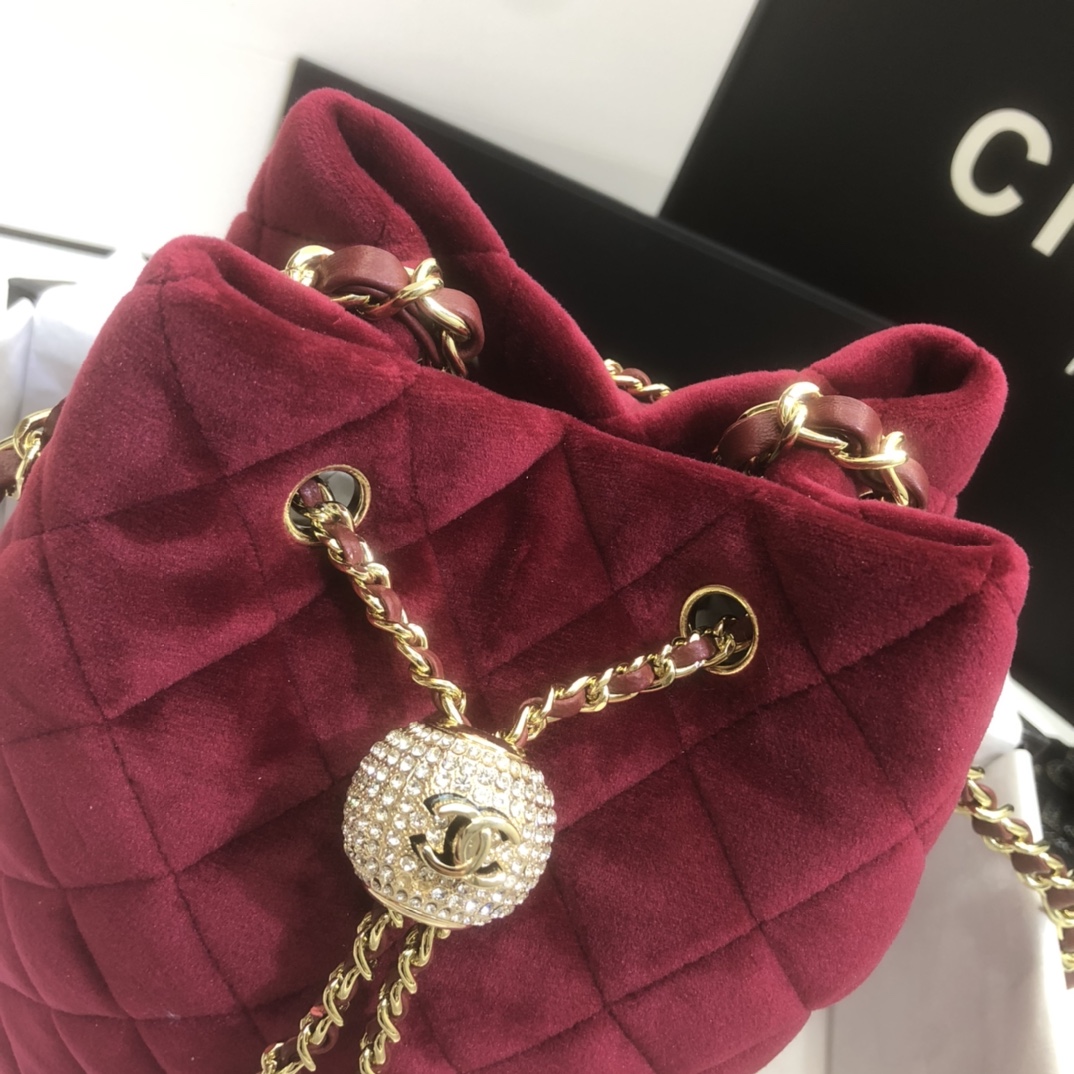 Ch**el strass drawstring bucket bag velvet burgundy as1894 19 x 13 x 13 cm