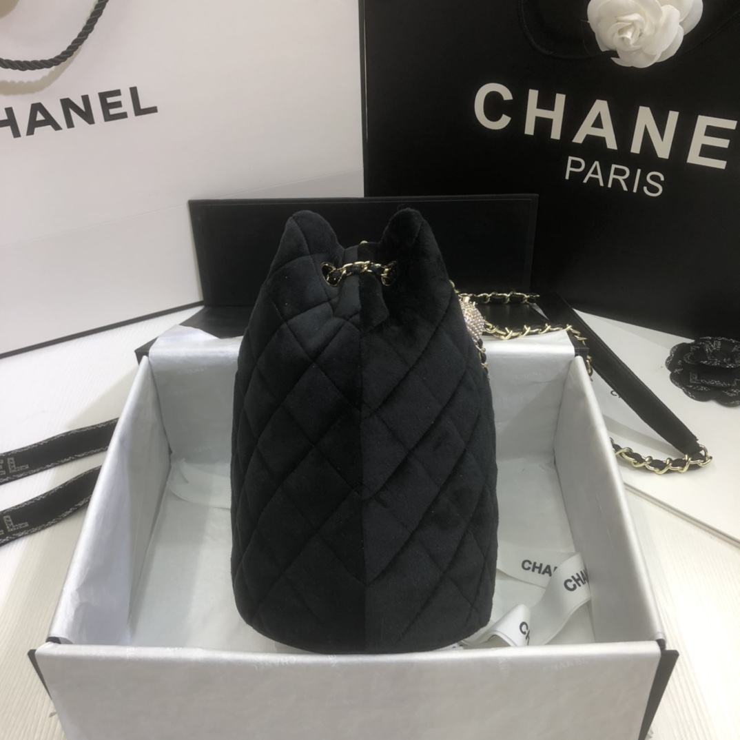 Ch**el strass drawstring bucket bag velvet black as1894 19 x 13 x 13 cm