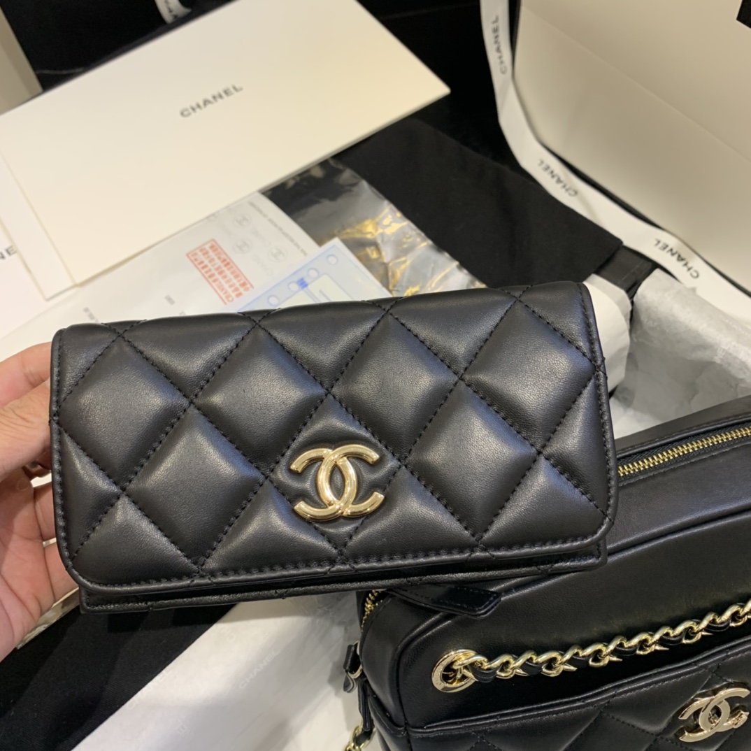 Ch**el camera case with extra clutch leather black as1367 22 x 15 x 6 cm