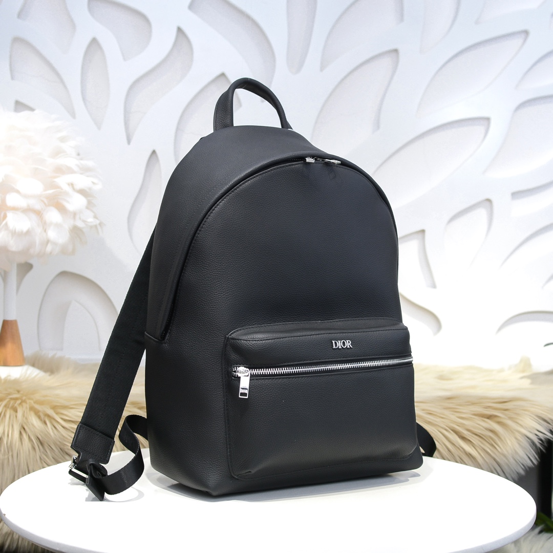 D10r backpack leather black 30 x 42 x 15 cm