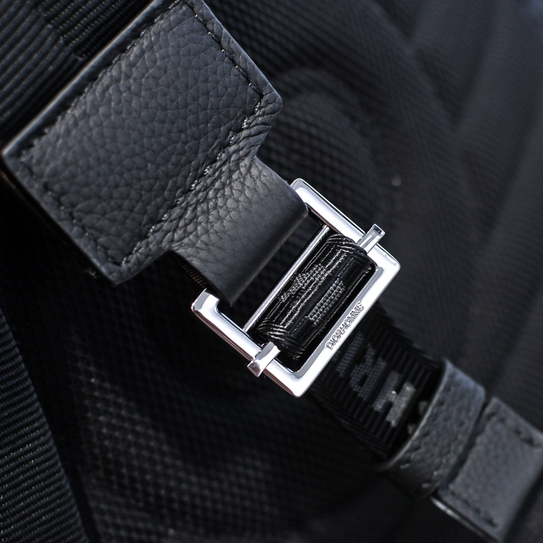 D10r oblique jacquard backpack black 30 x 42 x 15 cm