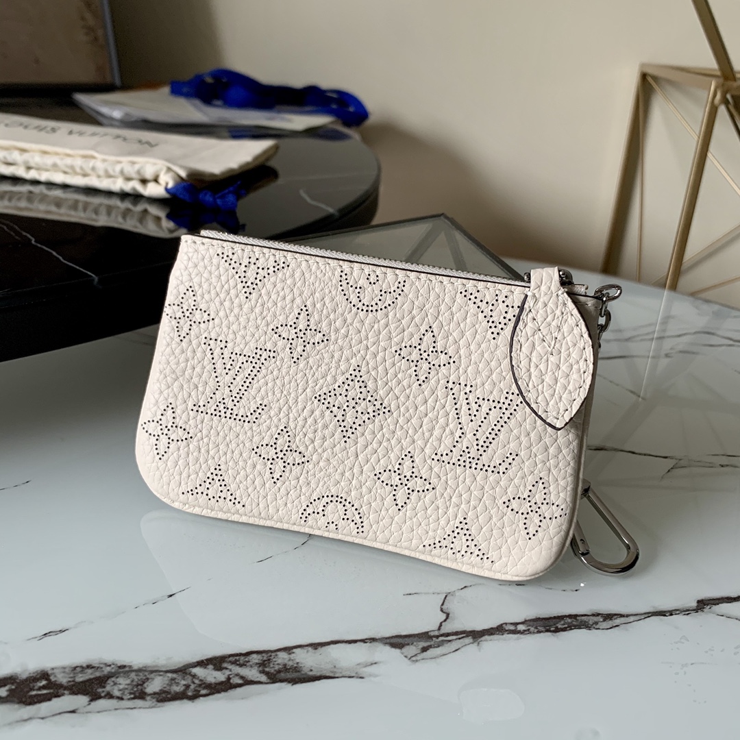 l0vis Vvtt0n key pouch mahina leather monogram pattern white m69508 13.8 x 9 x 1.5 cm