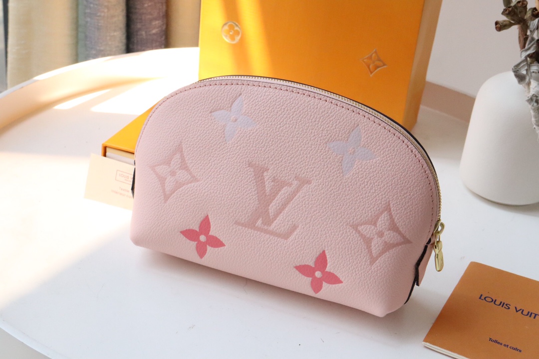 l0vis Vvtt0n pochette cosmetique monogram empreinte leather m80502 19 x 12 x 6 cm