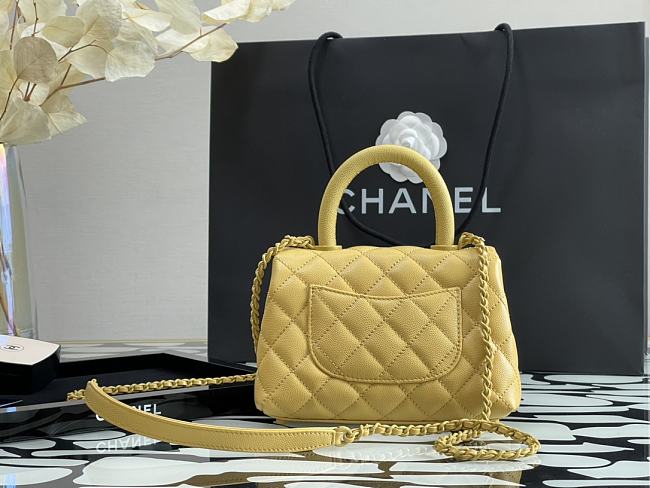 Ch**el mini coco handle grained calfskin yellow a92991 24 x 14 x 6.5 cm