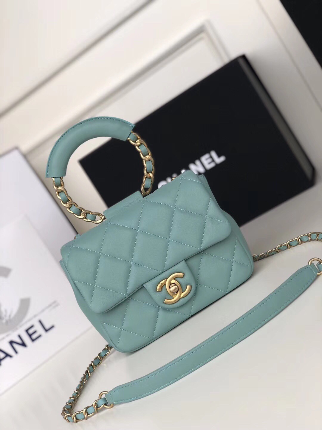 Ch**el small circular handle bag lambskin blue as1357 20 x 18 x 7.5 cm