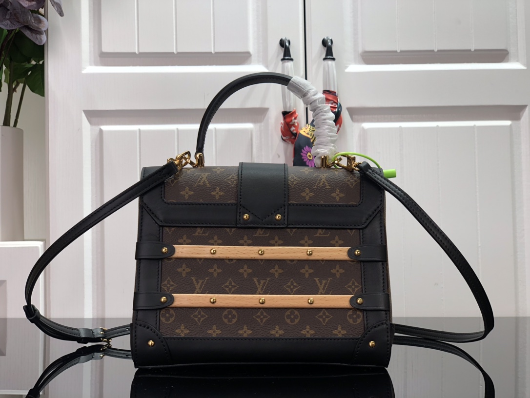 l0vis Vvtt0n trianon pm monogram canvas m45908 21 x 18 x 11 cm