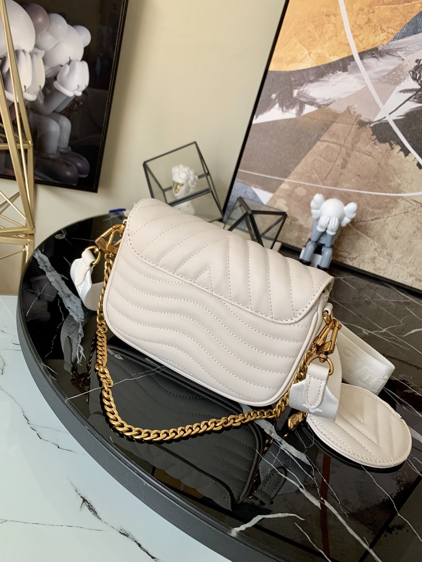 l0vis Vvtt0n new wave multi pochette quilted leather white m56461 21 x 13 x 6.5 cm