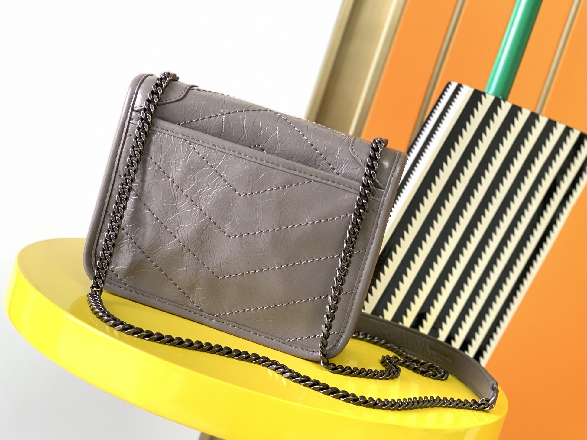 Y51 niki quilted crossbody bag leather grey 583103 19 x 15 x 6 cm