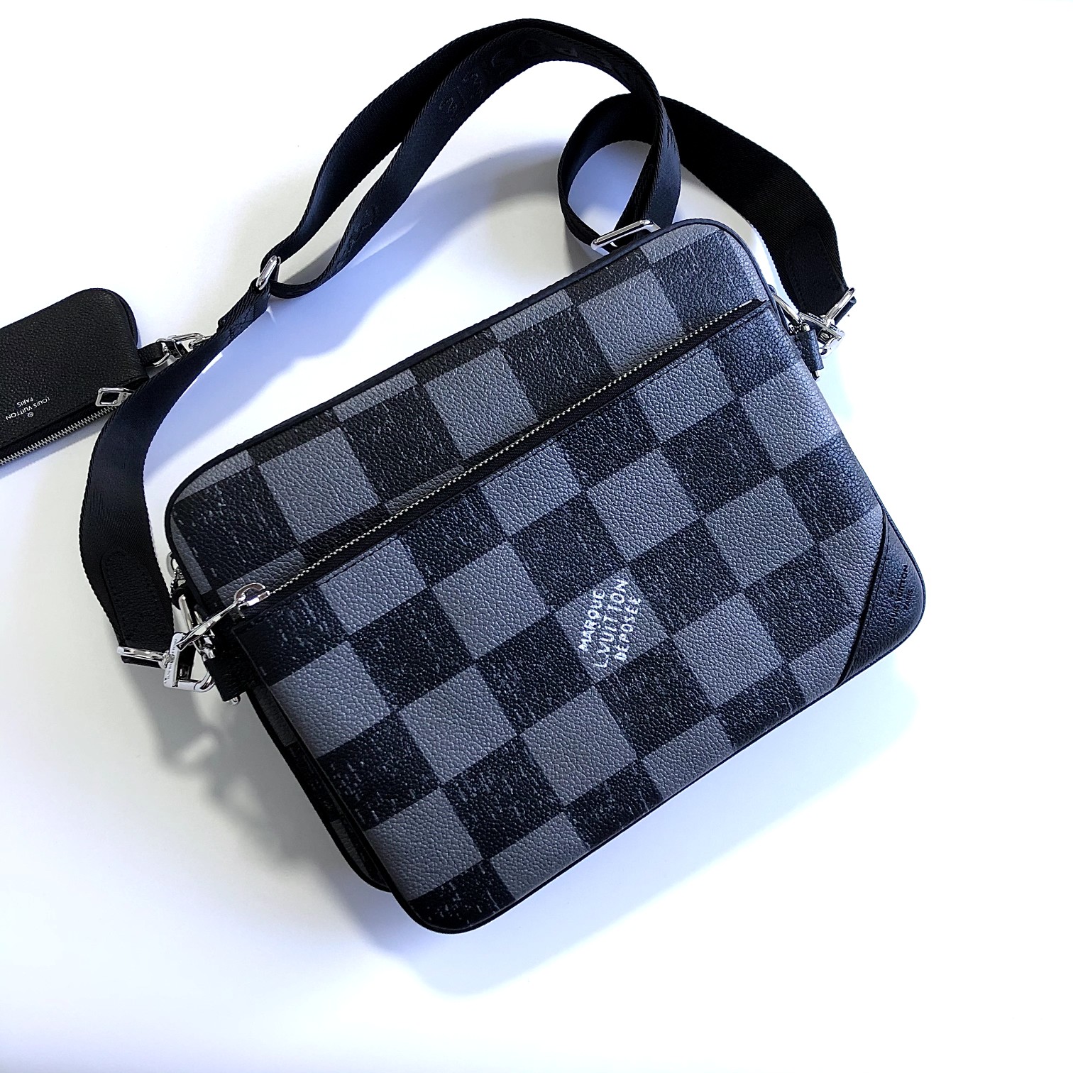 l0vis Vvtt0n trio messenger damier pattern black and grey n80401 25 x 18.5 x 7 cm