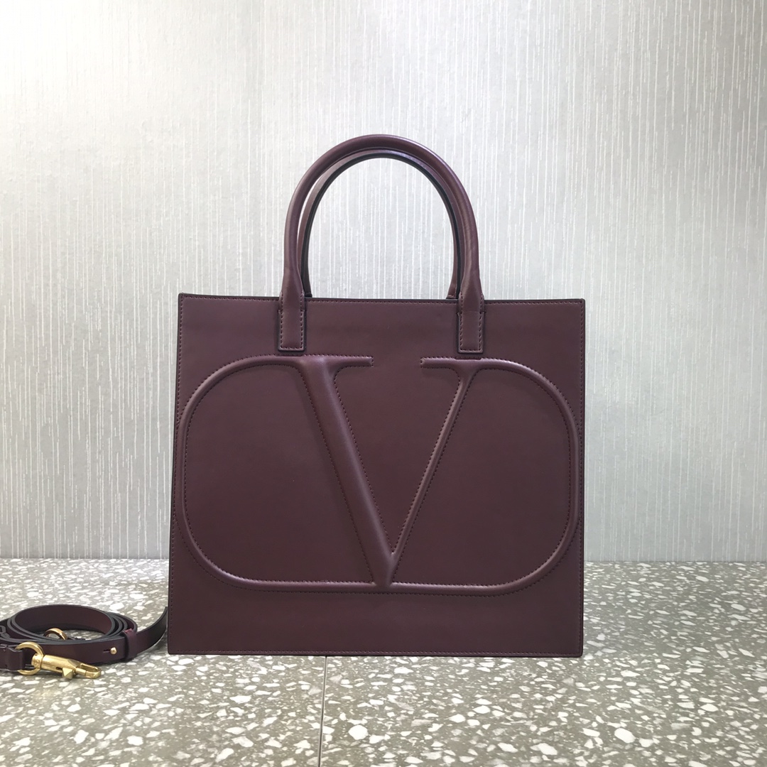 Va1e*ntin0 medium garavanivlogo walk tote bag calfskin leather burgundy uw2b0h22 31 x 27 x 16 cm