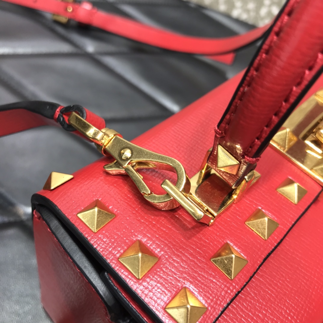 Va1e*ntin0 rockstud alcove grainy calfskin box bag red ww2b0j73wax 19 x 12 x 8 cm