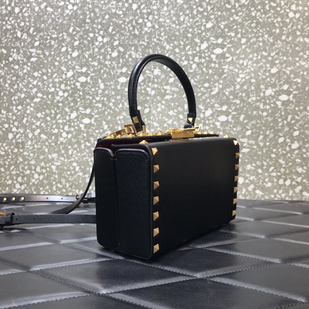 Va1e*ntin0 rockstud alcove grainy calfskin box bag black ww2b0j73wax 19 x 12 x 8 cm