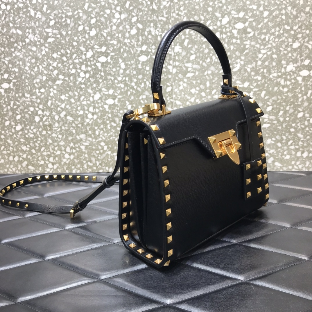 Va1e*ntin0 small garavani rockstud alcove grainy handbag black ww2b0j71wax 22 x 17 x 9 cm