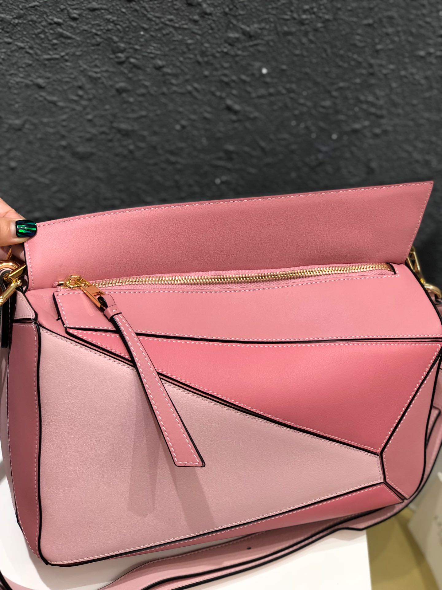 L0ew* medium puzzle bag classic calfskin gold metal blossom/pink 322.30js20 29 x 18 x 12 cm