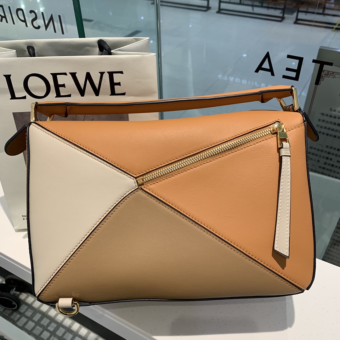 L0ew* medium puzzle bag classic calfskin gold metal tan/sand 322.30js20 29 x 18 x 12 cm