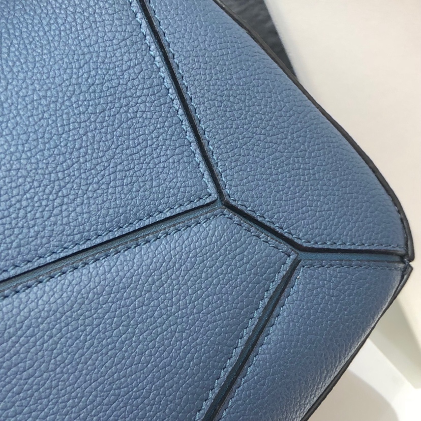 L0ew* medium puzzle bag soft grained calfskin gold metal yale blue 32212kbs20 29 x 18 x 12 cm