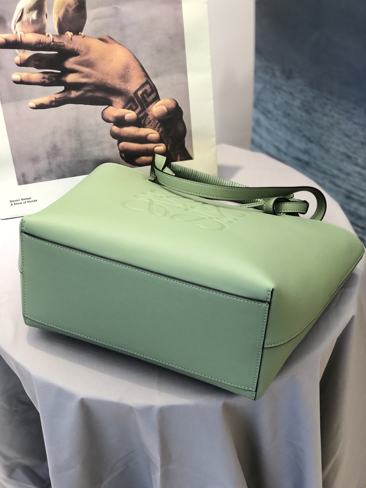 L0ew* small anagram tote classic calfskin mint a717s72x02 29 x 14 x 25 cm