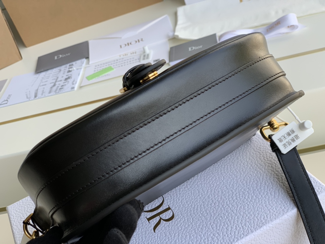 D10r small bobby bag box calfskin black m9317 18 x 14 x 5 cm