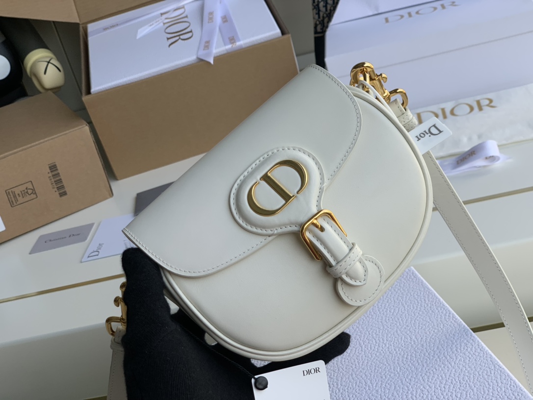 D10r small bobby bag box calfskin white m9317 18 x 14 x 5 cm