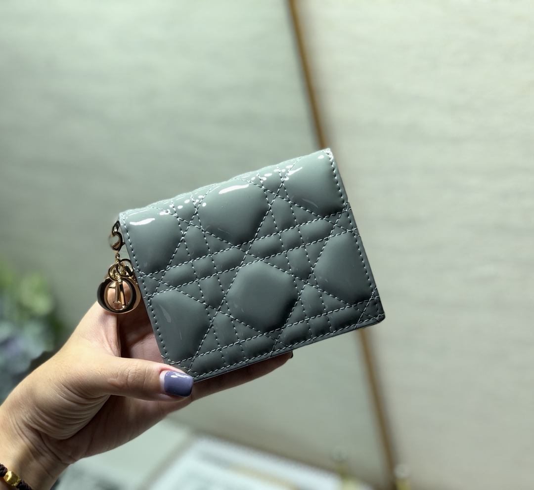 D10r small wallet patent cannage calfskin gray 11 x 9 cm