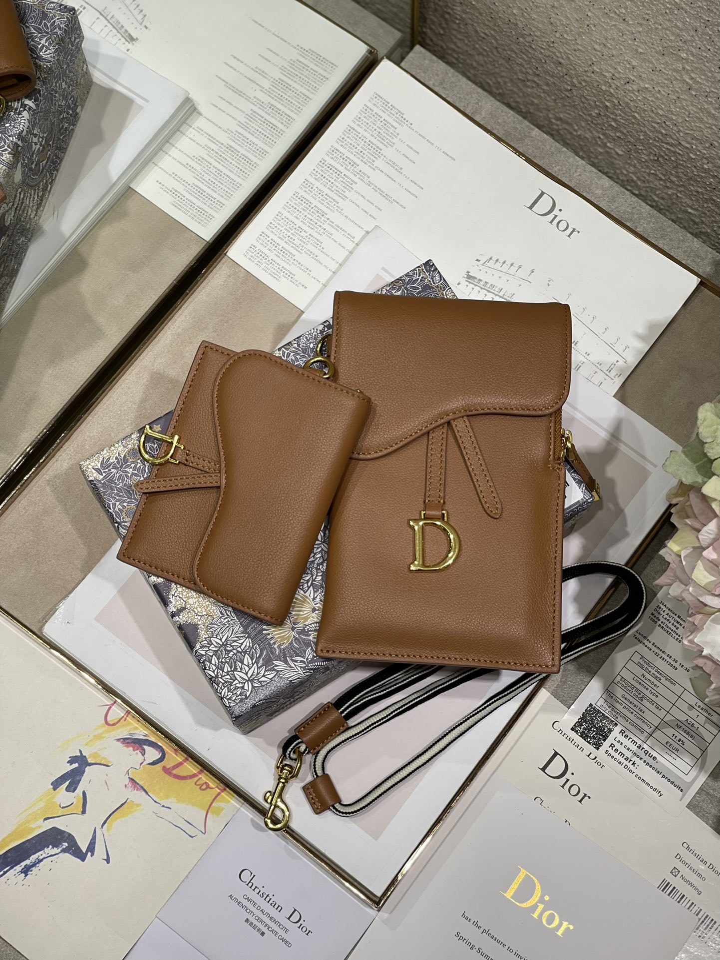 D10r saddle multifunction pouch leather brown 18.5 x 12 x 7.5 cm