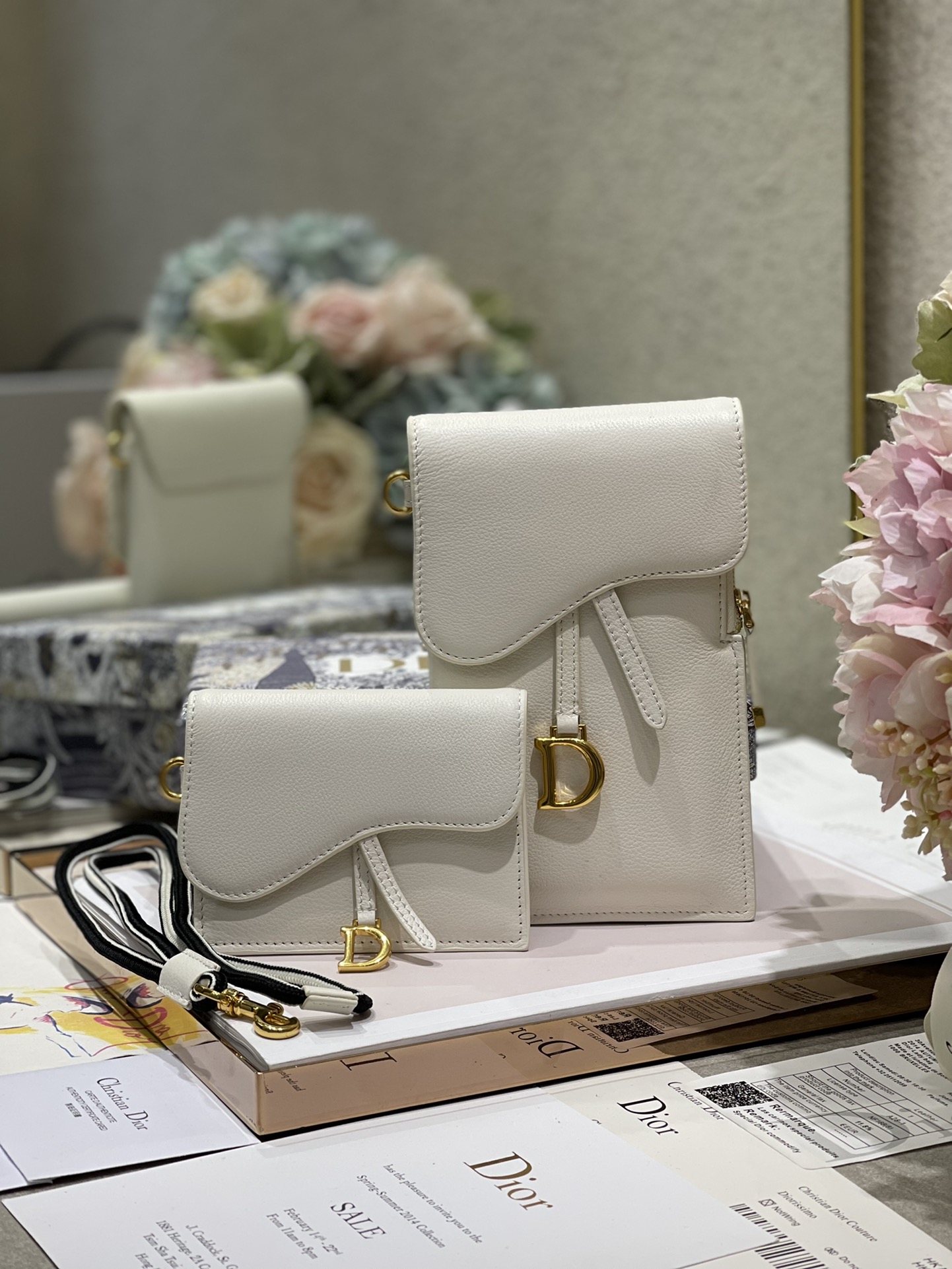 D10r saddle multifunction pouch leather white 18.5 x 12 x 7.5 cm