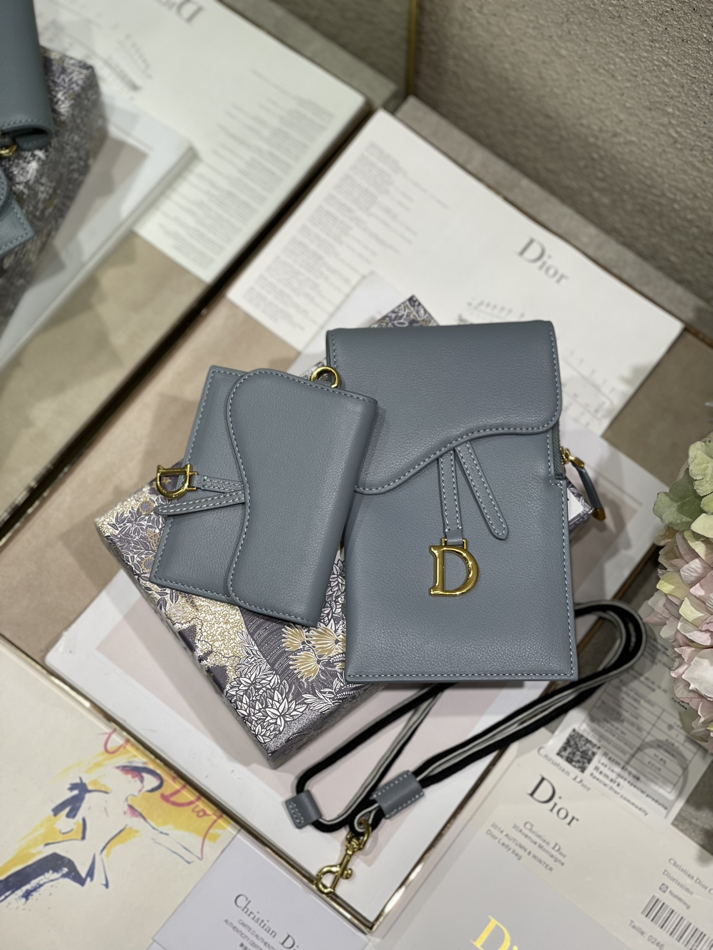 D10r saddle multifunction pouch leather sky blue 18.5 x 12 x 7.5 cm