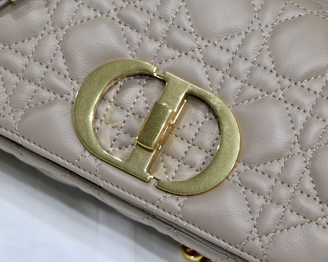 d10r small caro bag S*pple cannage calfskin taupe m9241 20 x 12 x 7 cm