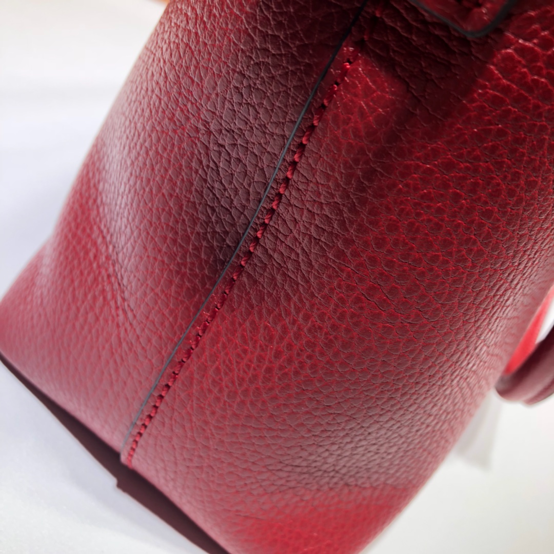 Gvc*1 convertible straight leather red 449659 30 x 22 x 12 cm