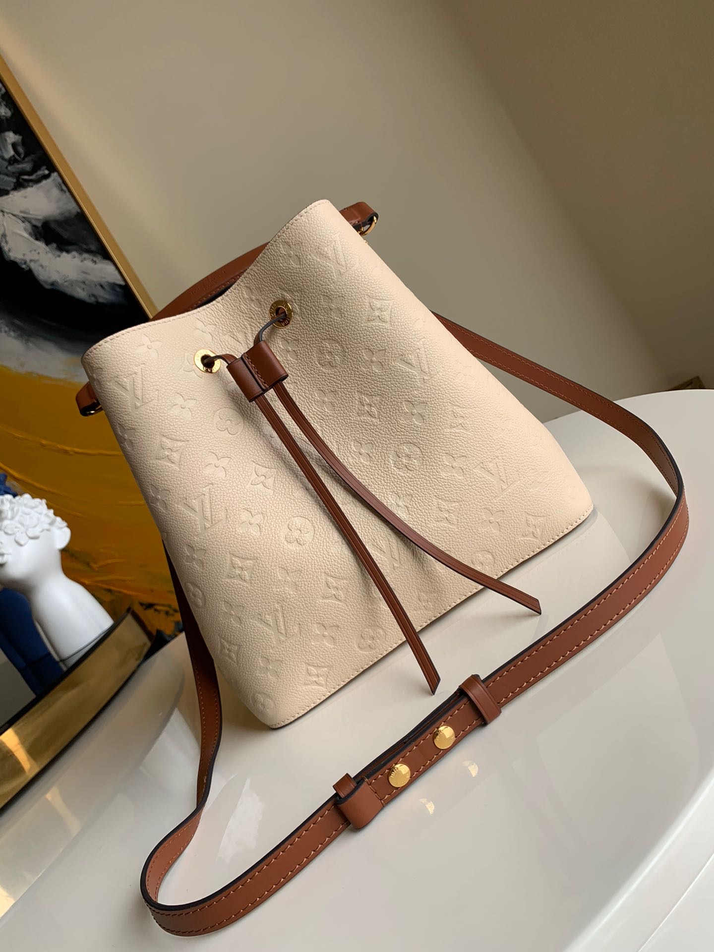 l0vis Vvtt0n nÉonoÉ mm monogram empreinte leather creme m45256 26 cm