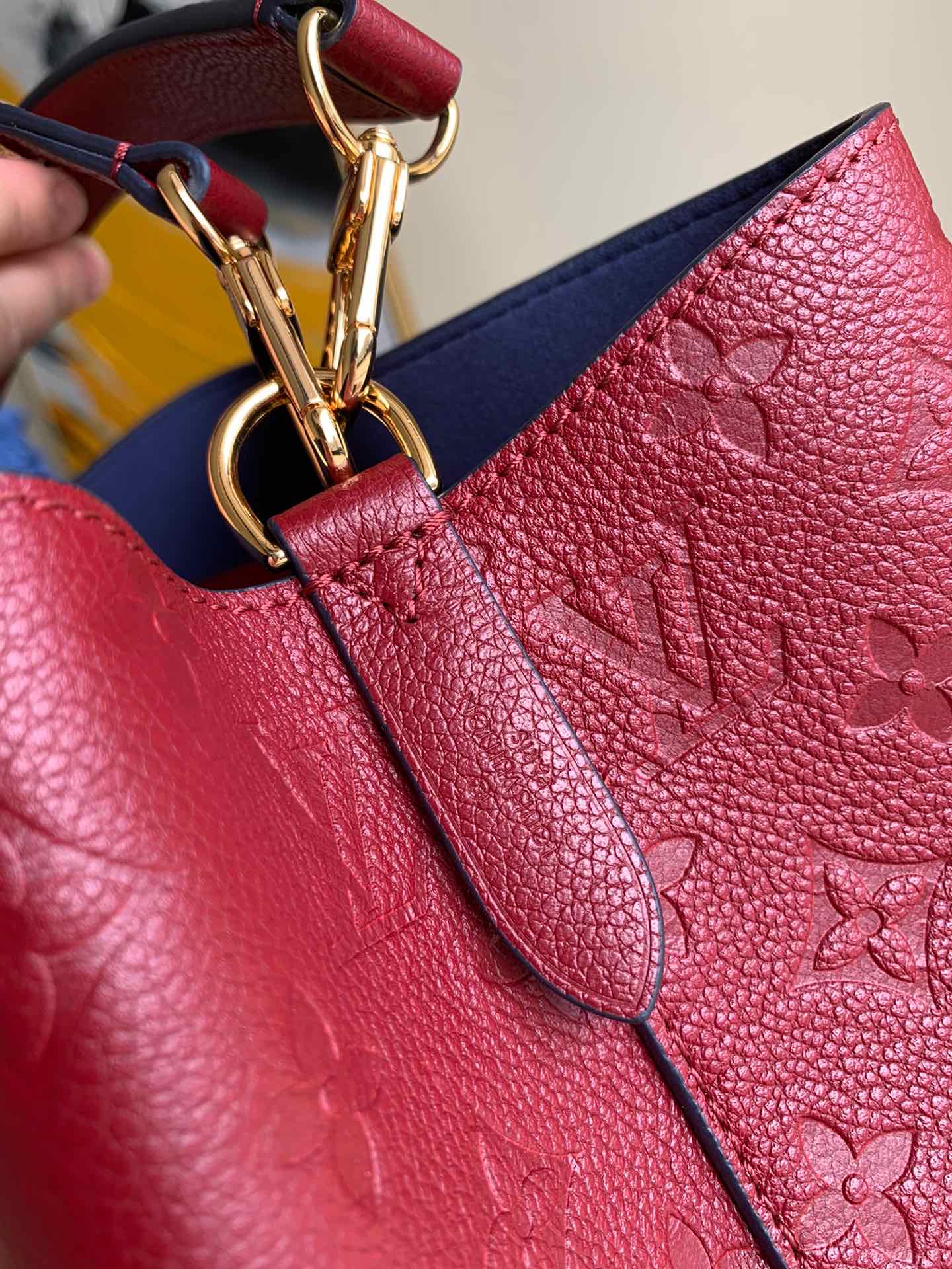 l0vis Vvtt0n nÉonoÉ mm monogram empreinte leather red m45306 26 cm