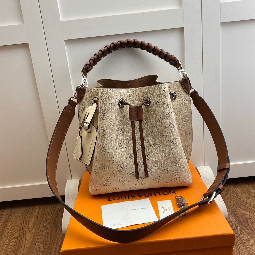 l0vis Vvtt0n muria mahina monogram motif creme m55801 25 x 25 x 20 cm