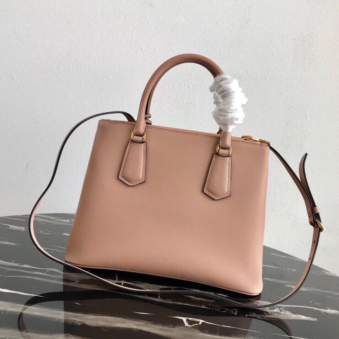 Pra*a medium galleria saffiano powder pink 1ba232 31 × 22.5 × 13.5 cm